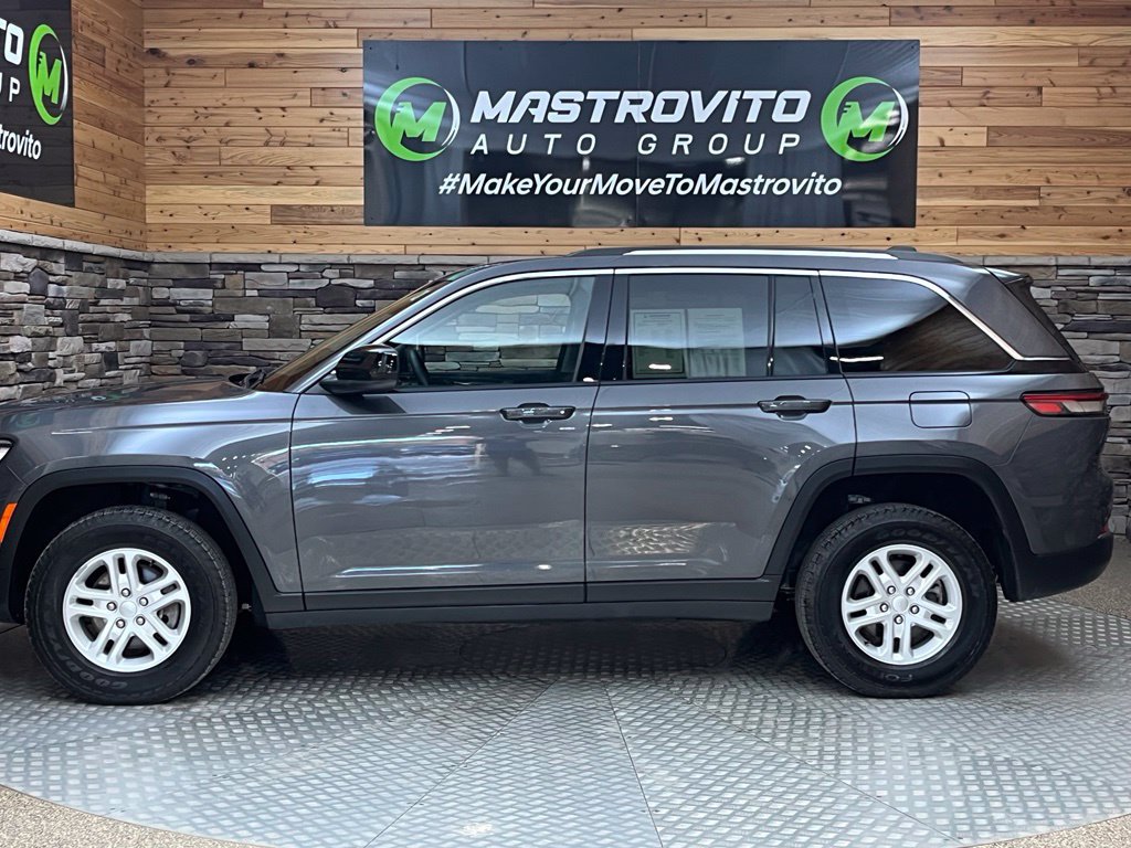 Used 2023 Jeep Grand Cherokee Laredo w/ Luxury Tech Group I AWD/4WD image 13