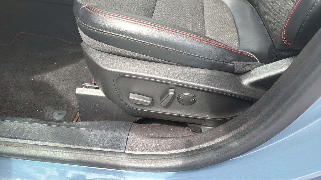 Certified 2023 Ford Escape ST-Line w/ Tech Pack #1 FWD image 16