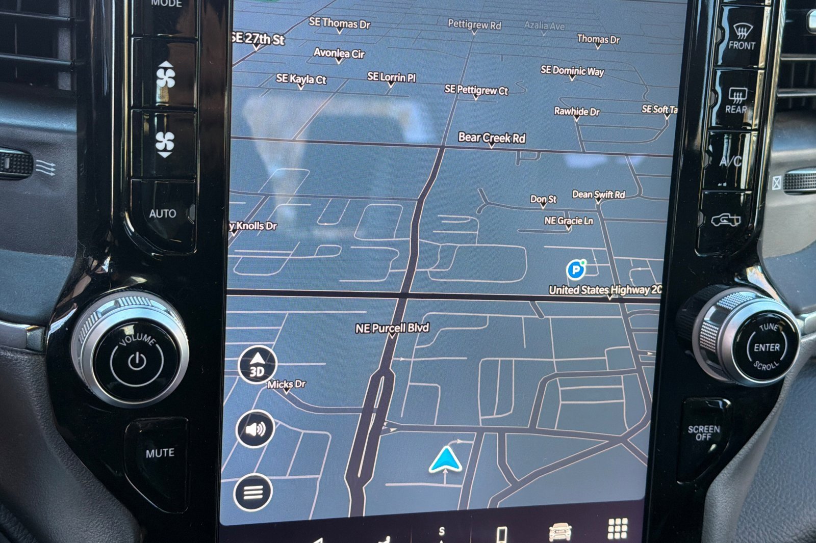 Used 2025 RAM 1500 Laramie image 18