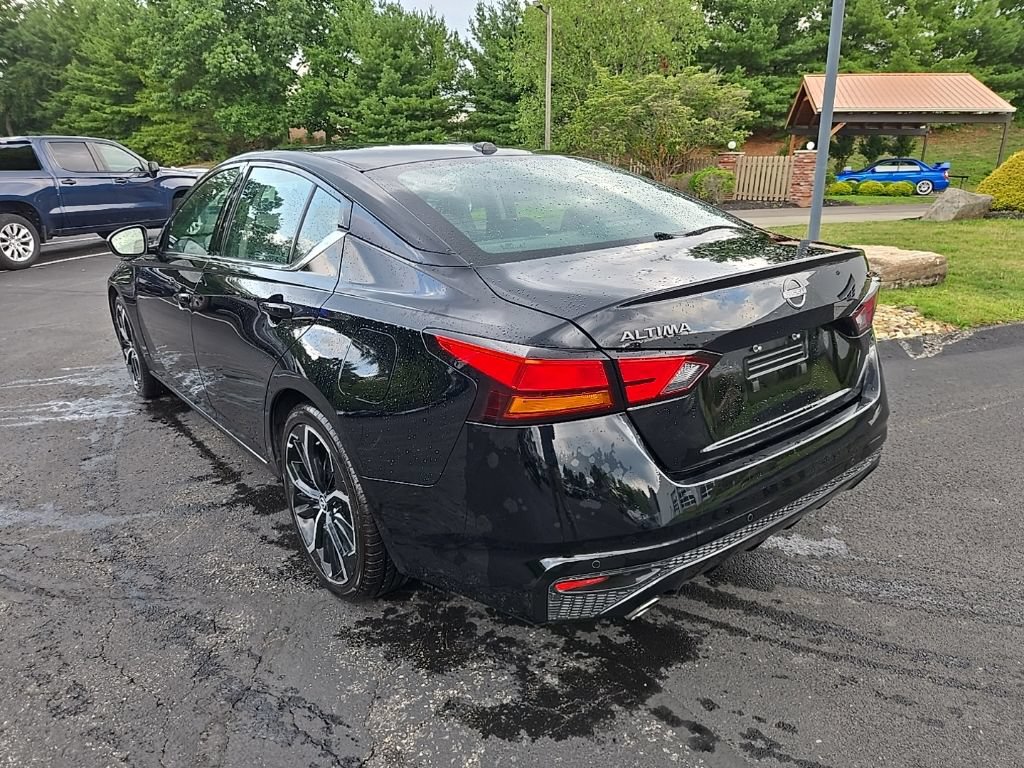 Used 2024 Nissan Altima 2.5 SR FWD image 9