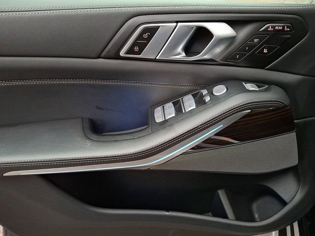 Used 2025 BMW X7 xDrive40i image 15