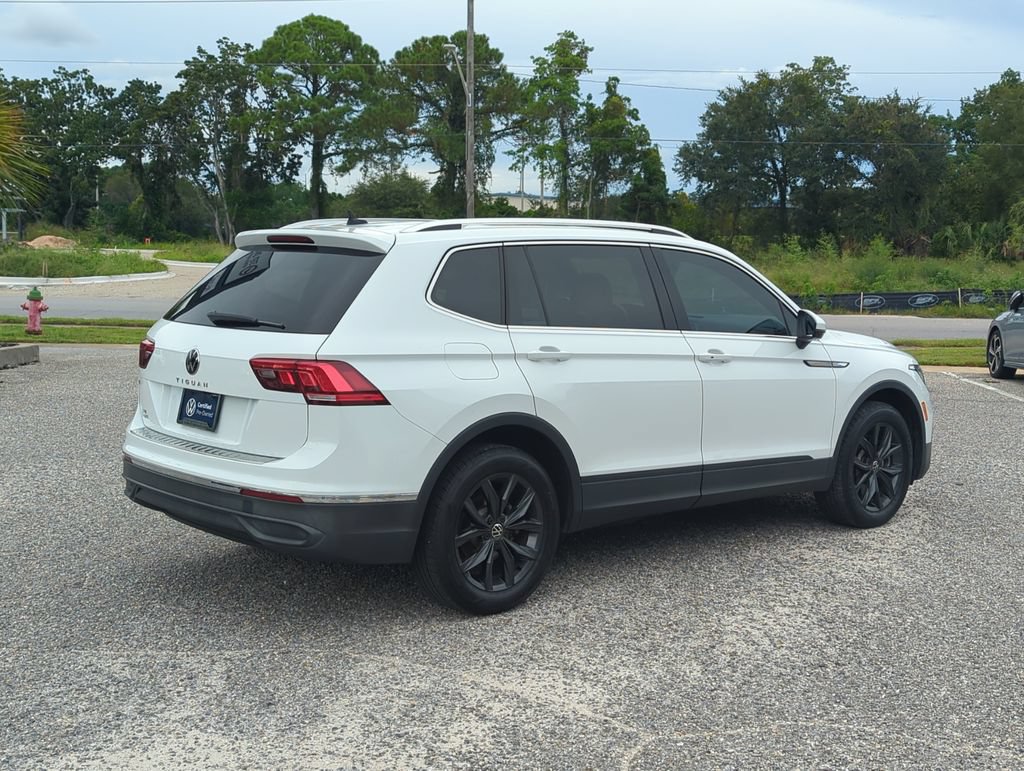 Certified 2024 Volkswagen Tiguan SE w/ Panoramic Sunroof Package FWD image 7