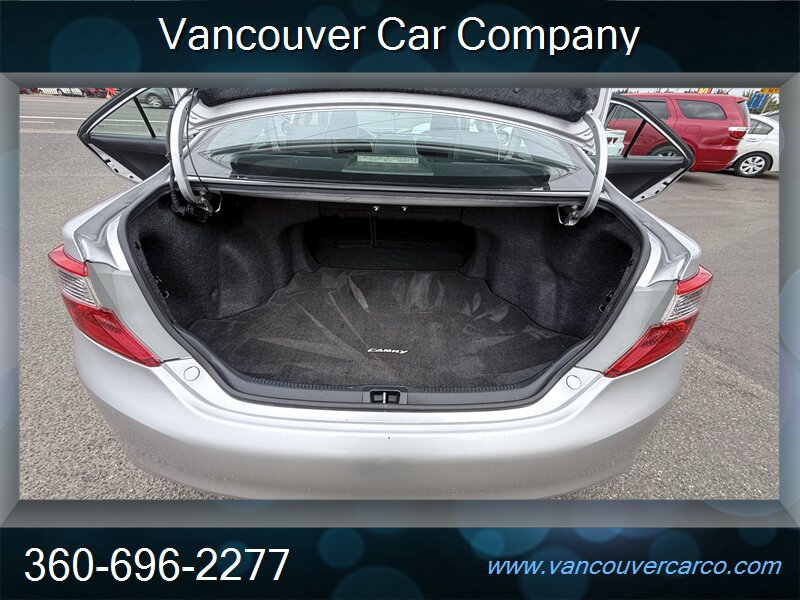 Used 2014 Toyota Camry SE FWD image 17