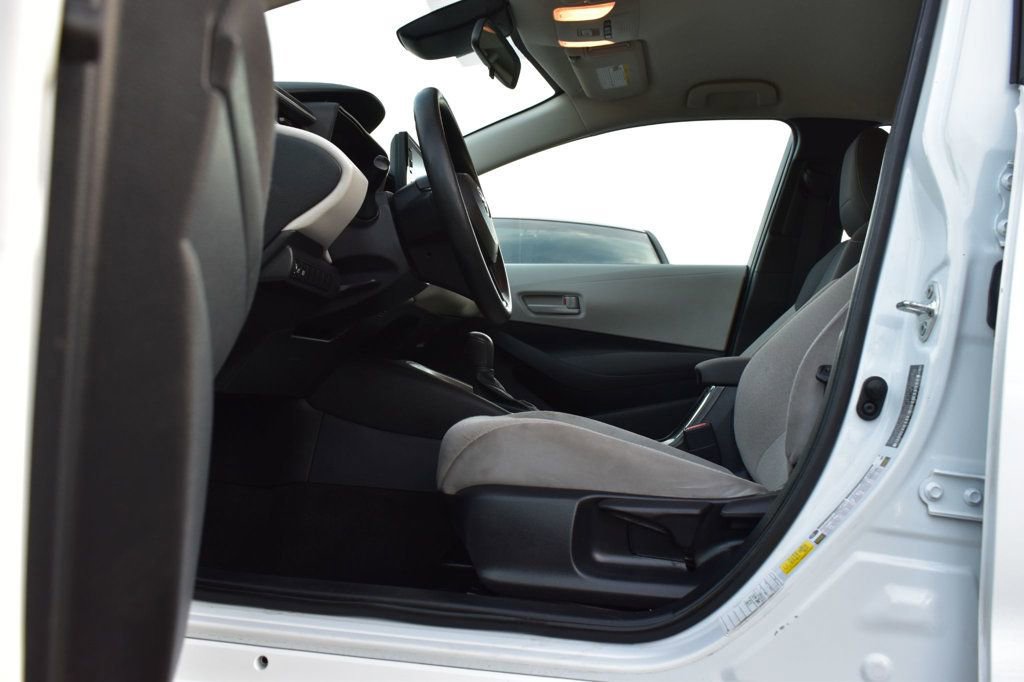 Used 2022 Toyota Corolla LE image 13