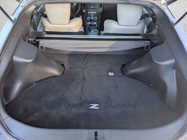 Used 2009 Nissan 370Z Touring image 21