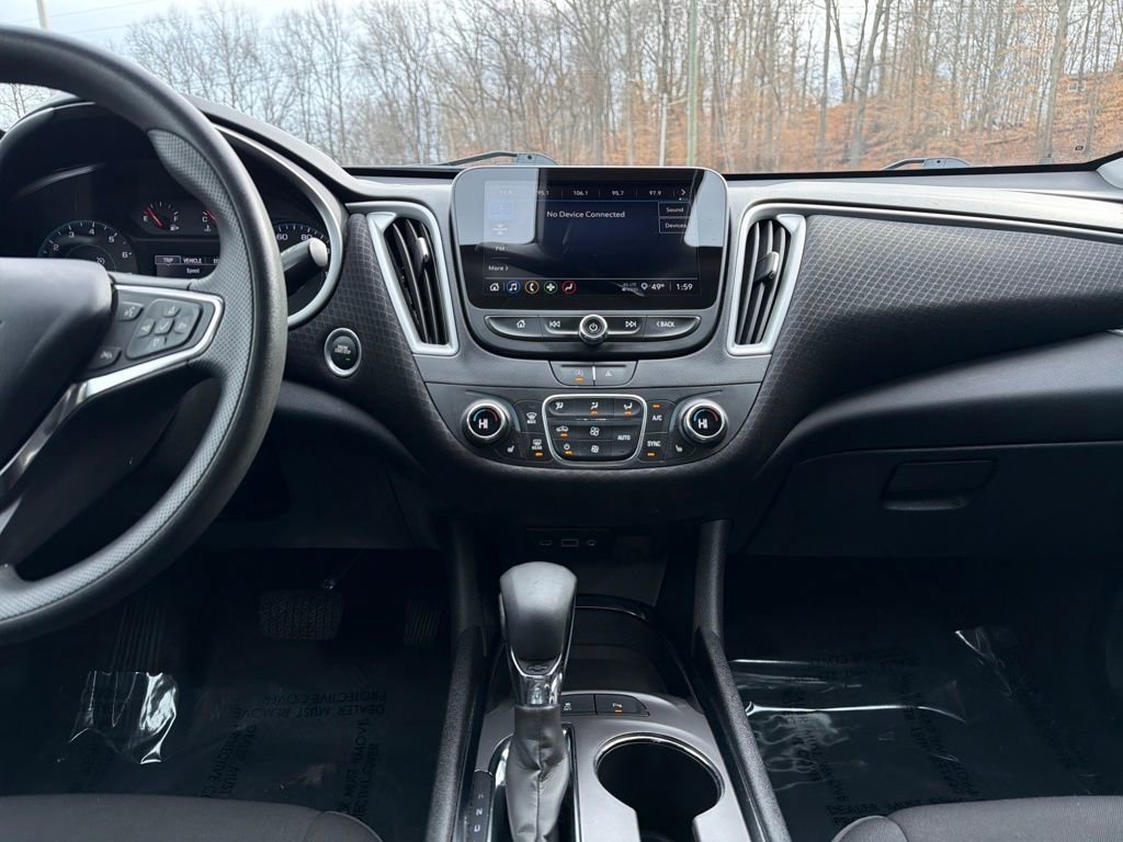 Used 2024 Chevrolet Malibu LT image 15