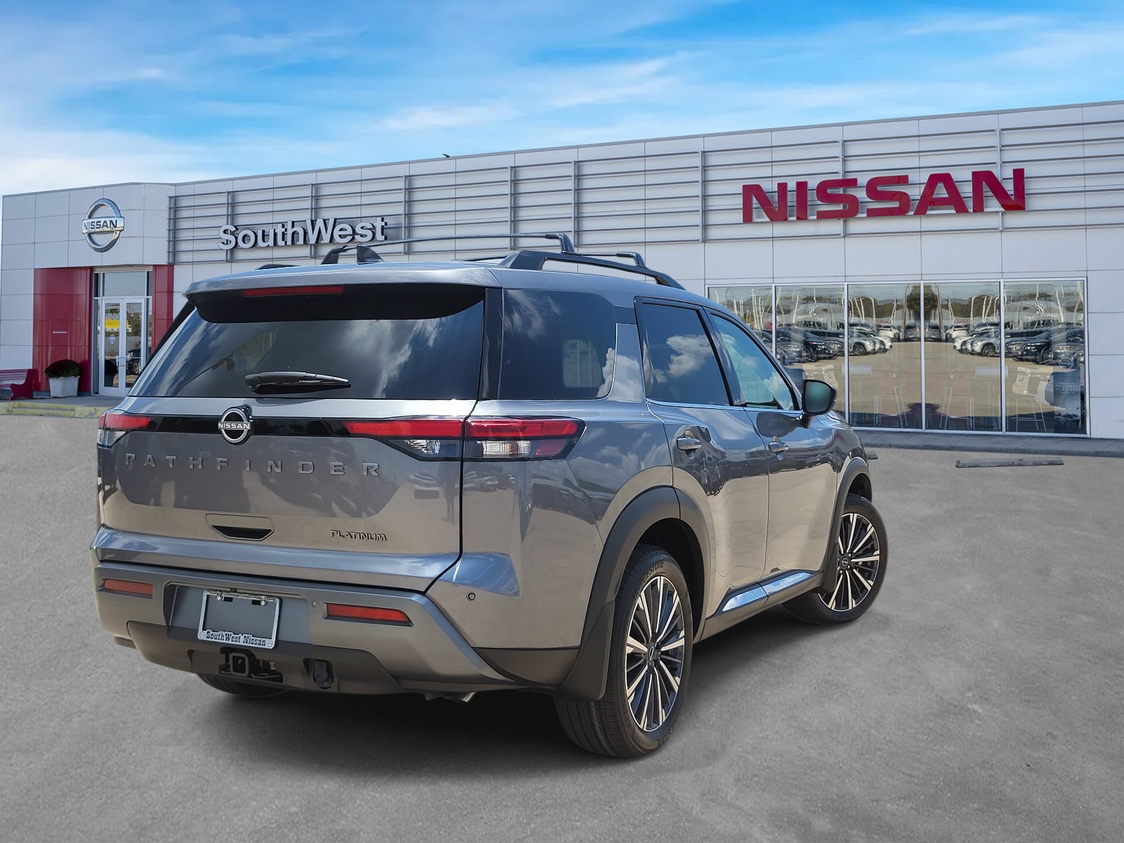 New 2026 Nissan Pathfinder Platinum w/ Accent Package FWD image 5
