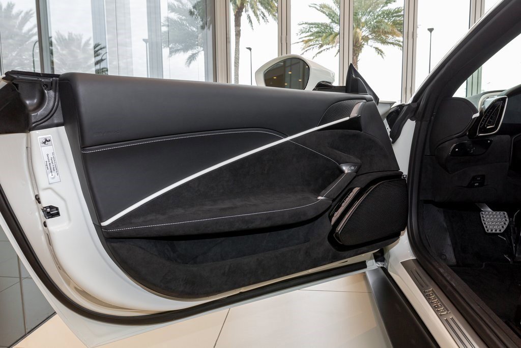 Used 2024 Ferrari Roma Spider image 13