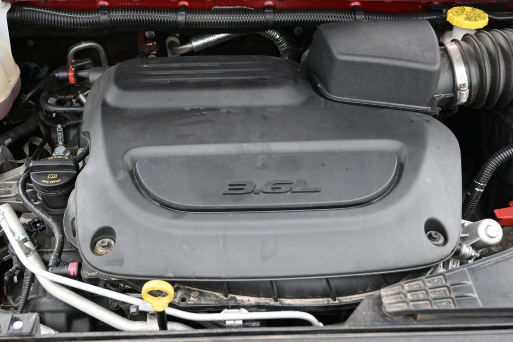 Used 2025 Chrysler Pacifica Limited FWD image 41