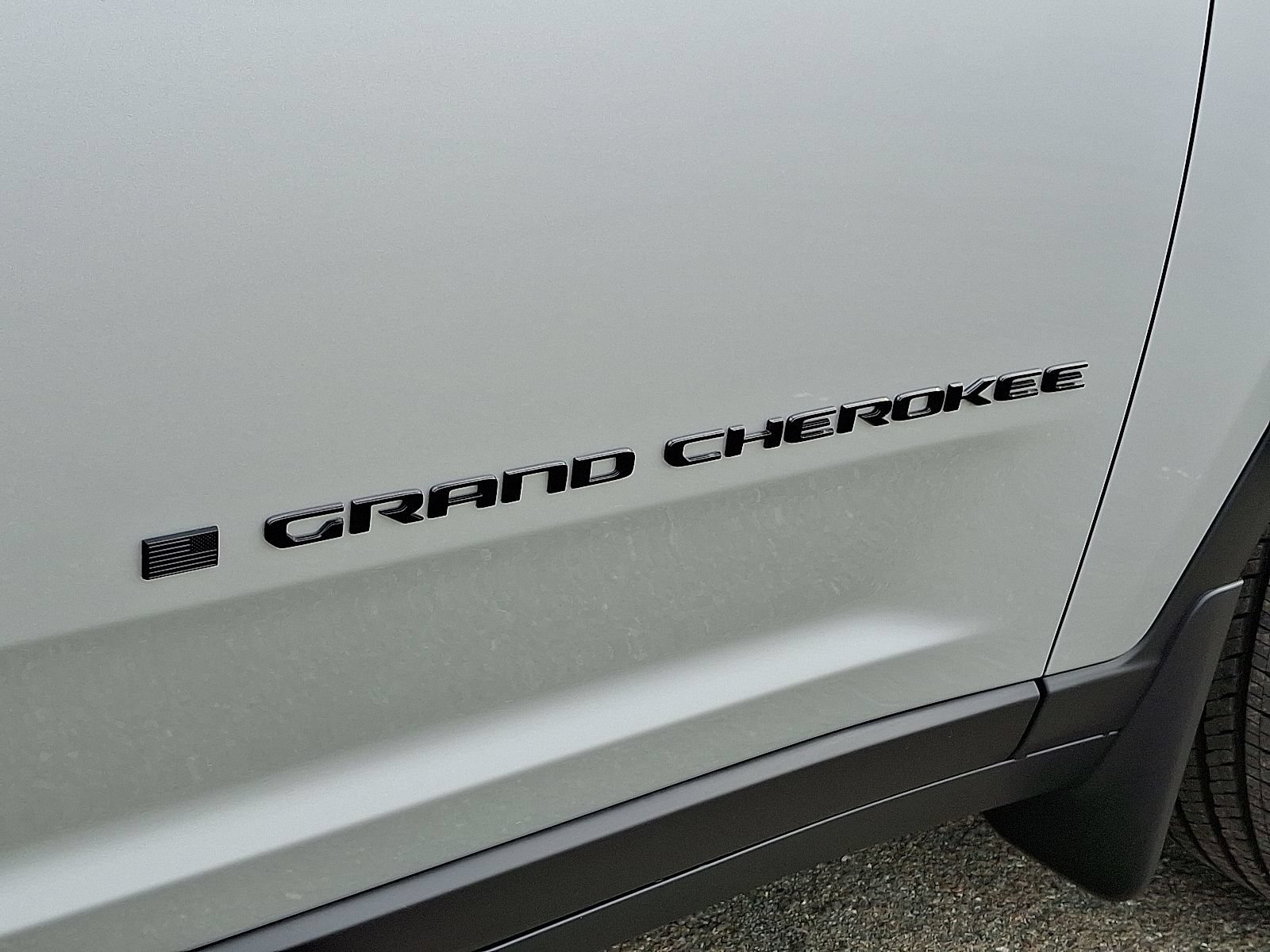 New 2025 Jeep Grand Cherokee Altitude AWD/4WD image 10