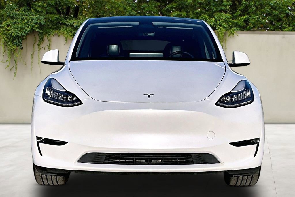 Used 2023 Tesla Model Y Long Range image 2