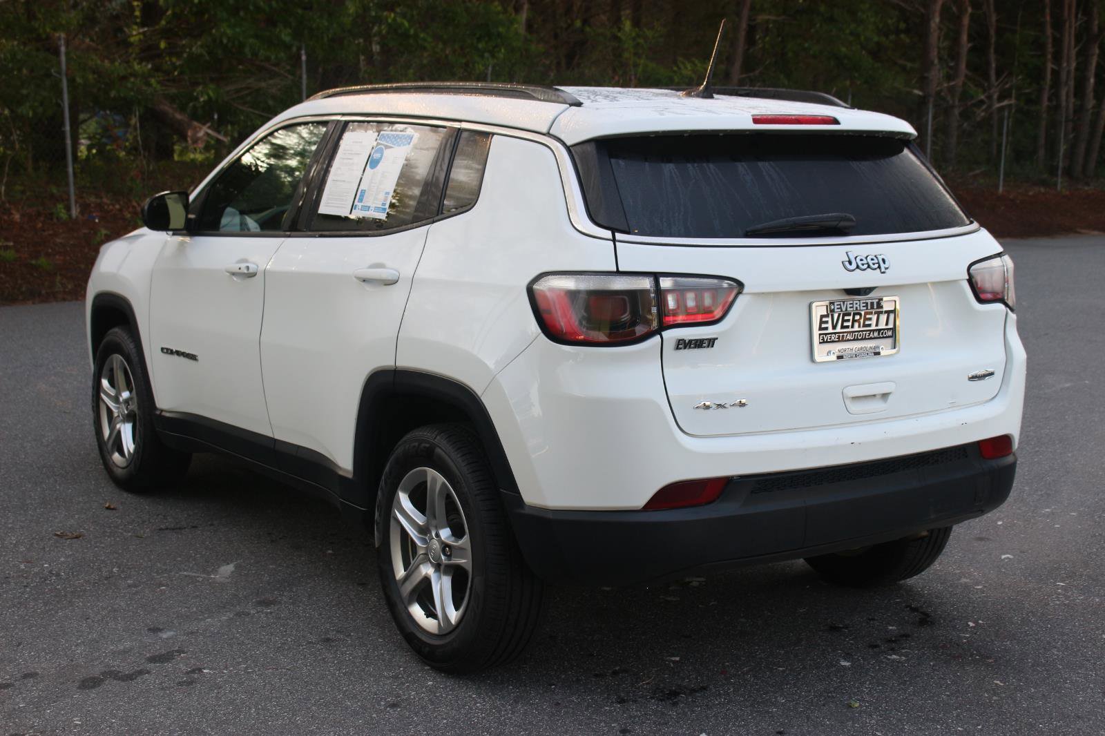Used 2024 Jeep Compass Latitude AWD/4WD image 5