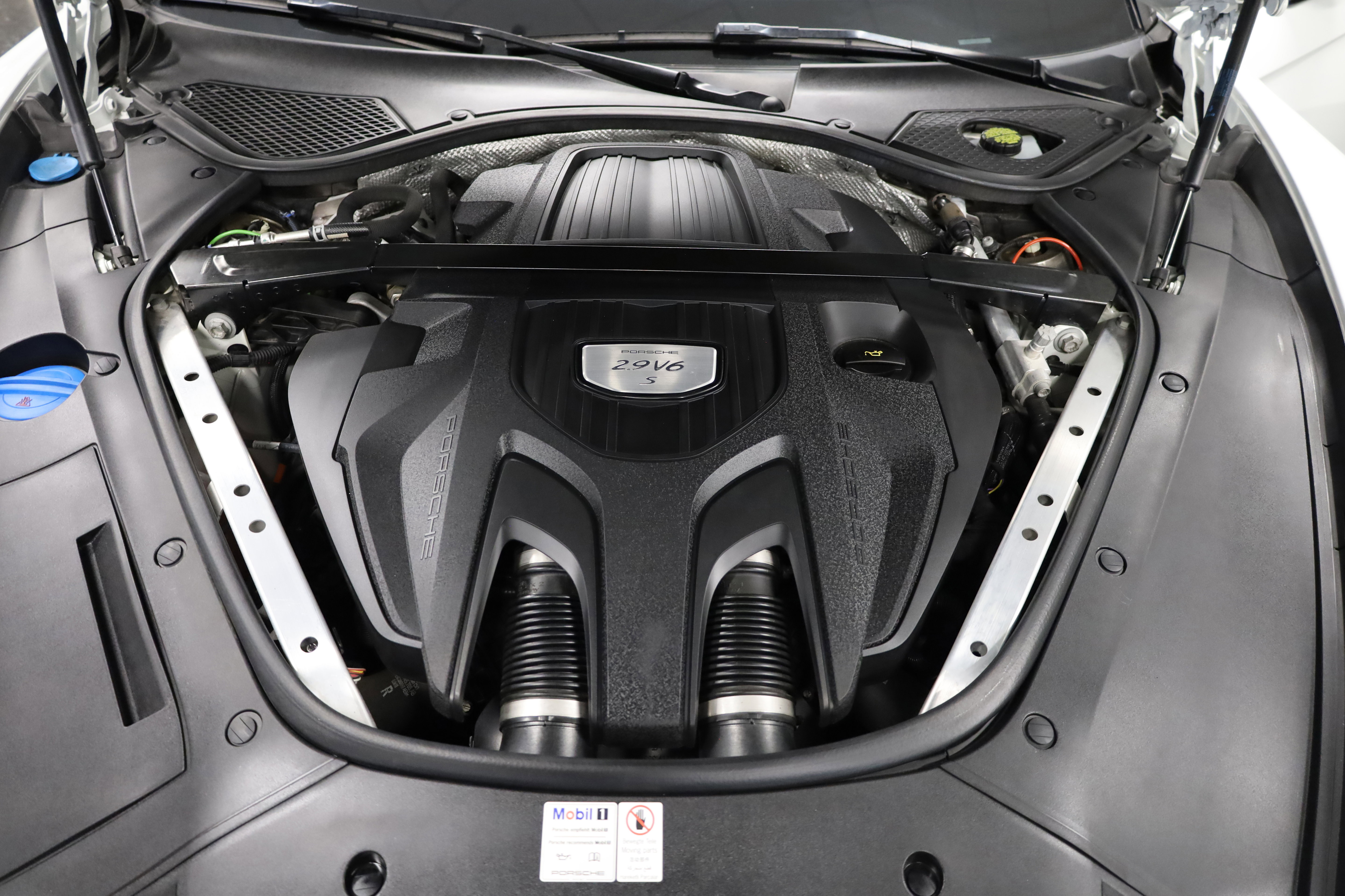 Used 2018 Porsche Panamera 4S image 47