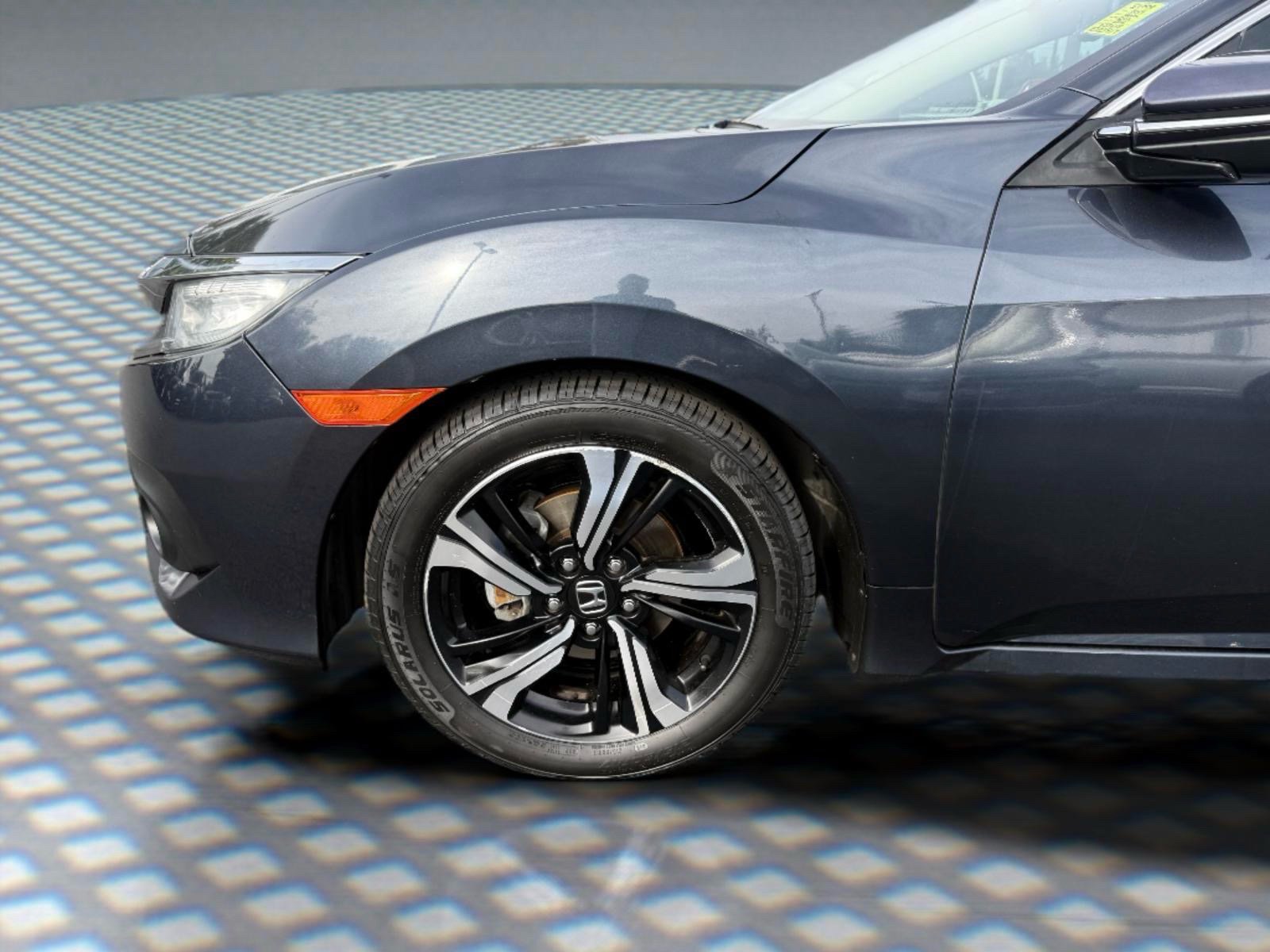 Used 2017 Honda Civic Touring image 11