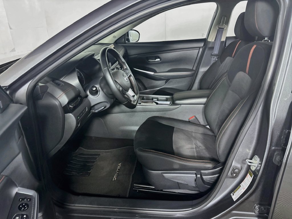 Used 2025 Nissan Sentra SR FWD image 11
