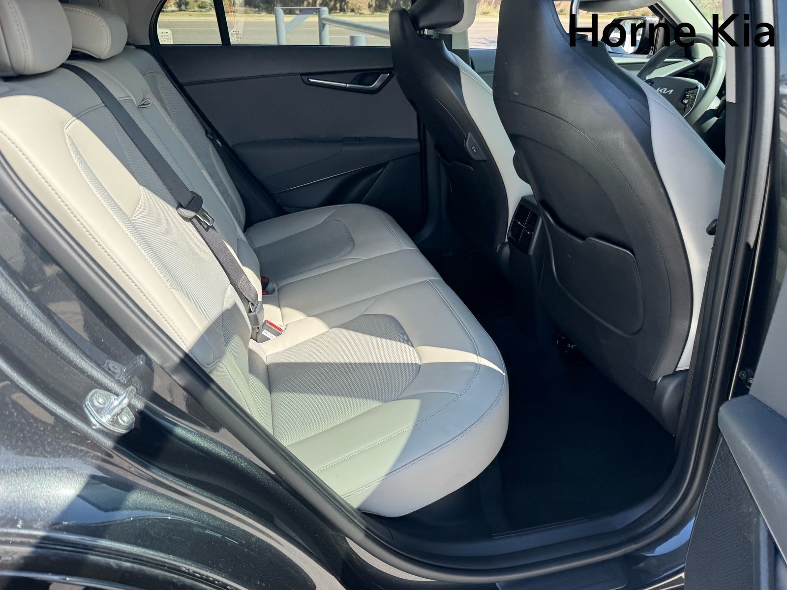 Certified 2024 Kia Niro EX Touring FWD image 28