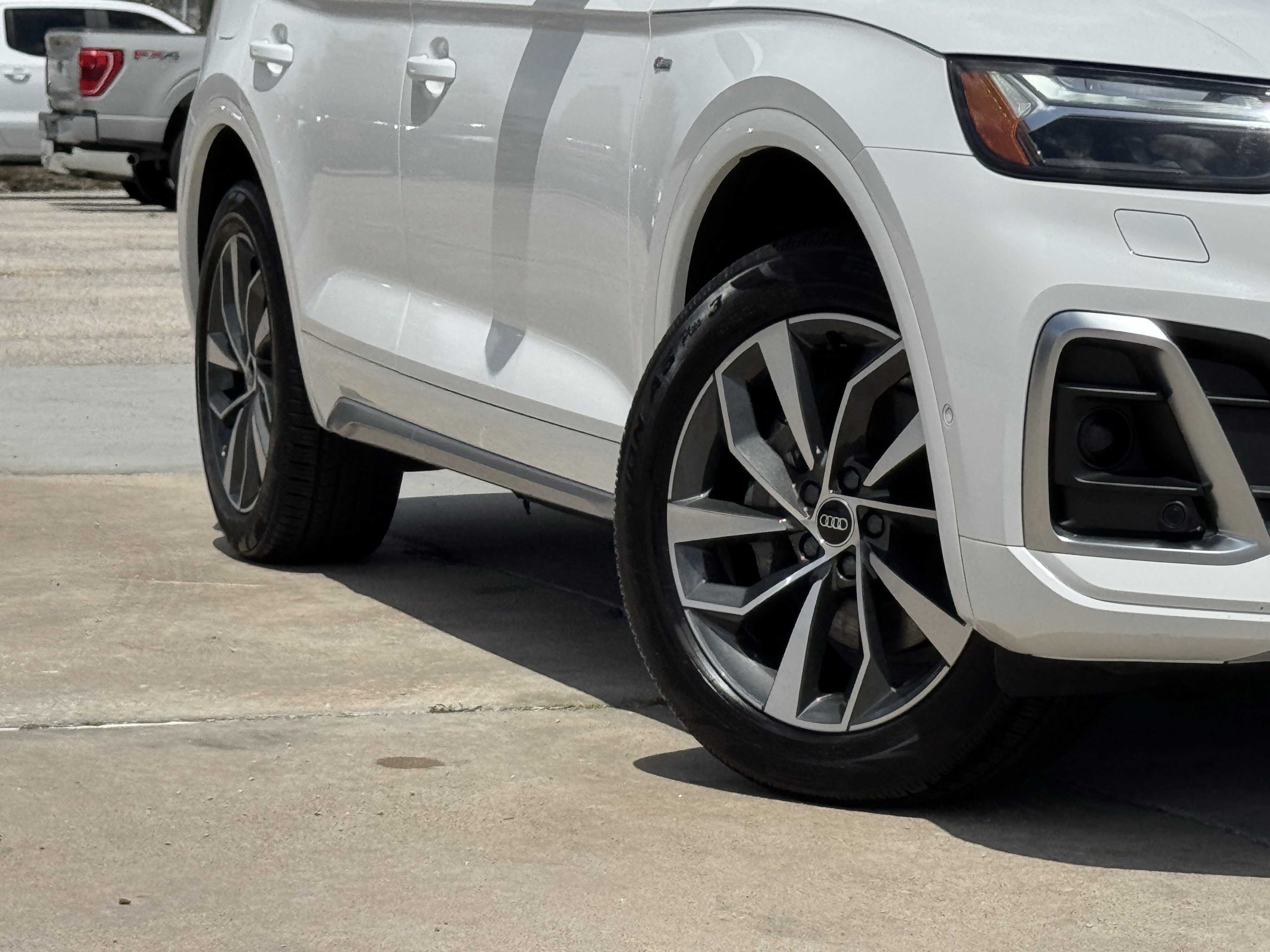 Used 2023 Audi Q5 2.0T Prestige w/ Prestige Package image 12