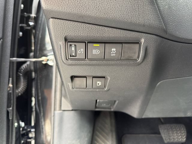 Used 2023 Toyota Corolla Cross AWD Hybrid image 25