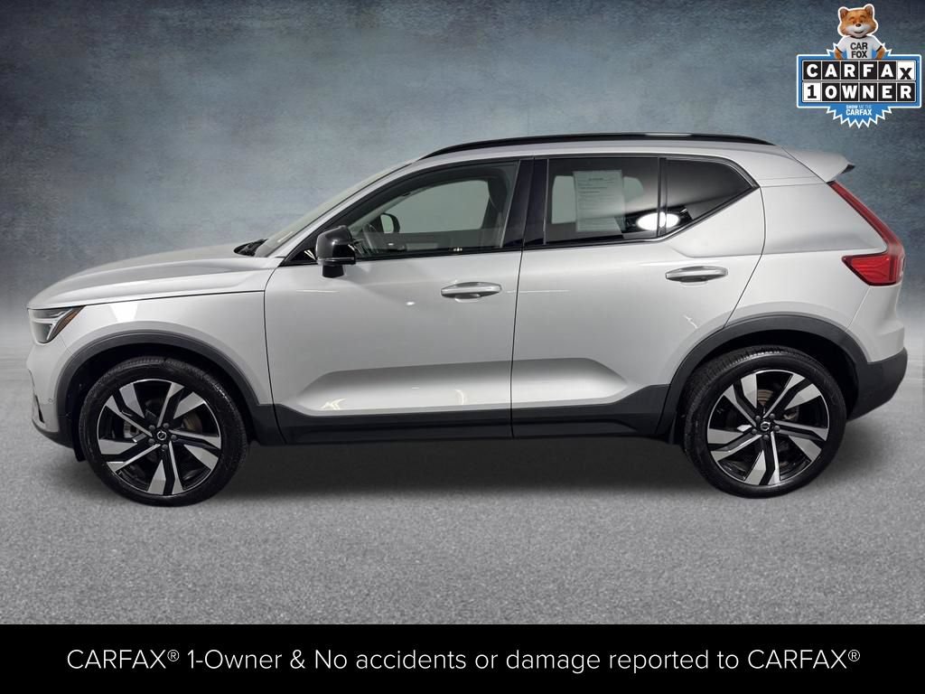 Used 2024 Volvo XC40 B5 Plus w/ Protection Package Premier AWD/4WD image 2
