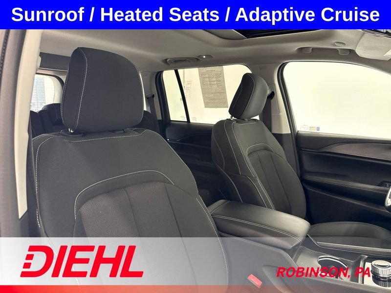 Used 2023 Jeep Grand Cherokee Laredo X AWD/4WD image 12