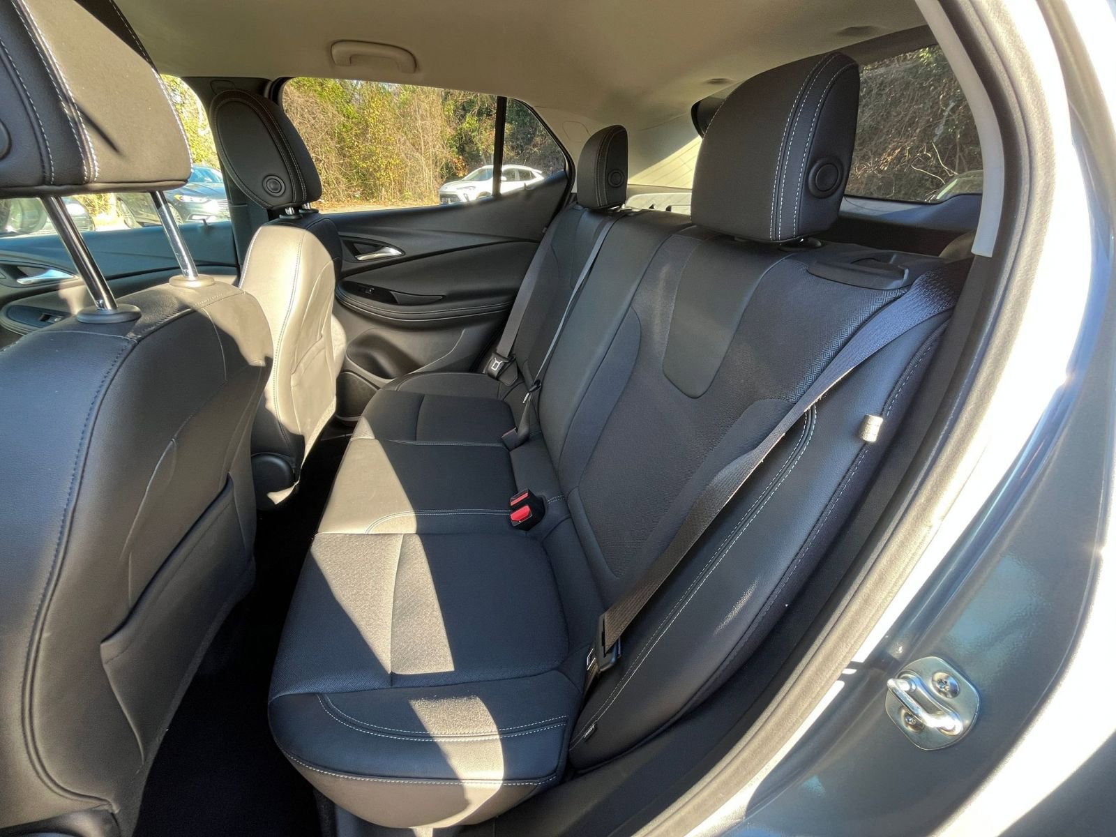 Used 2025 Buick Encore GX Preferred image 32