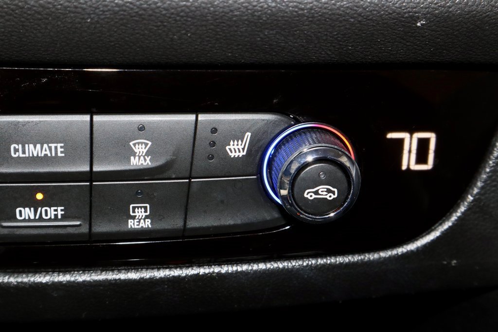 Used 2023 Buick Enclave Essence w/ Experience Buick Package image 4