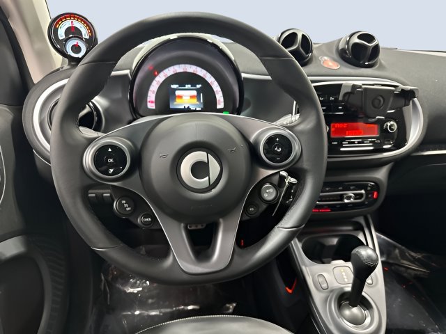 Used 2018 smart fortwo electric drive RWD image 19