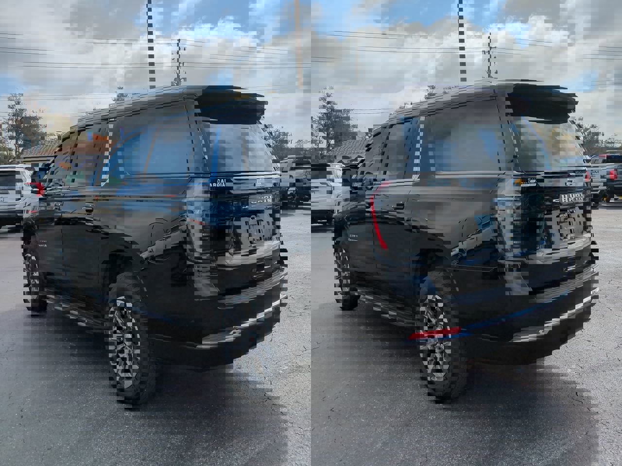 Certified 2025 Chevrolet Suburban LT w/ Comfort Package image 6