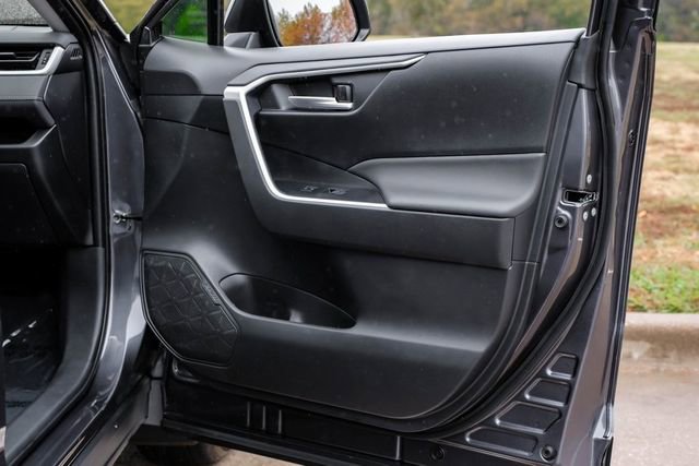 Used 2025 Toyota RAV4 XLE image 45