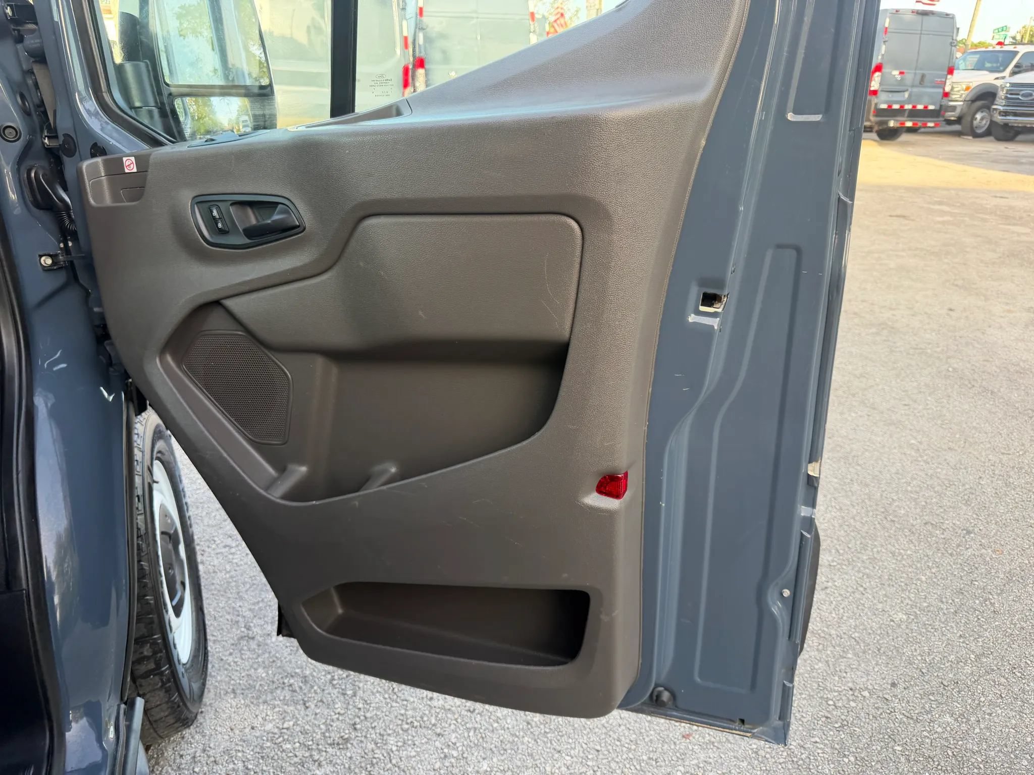 Used 2020 Ford Transit 250 148 High Roof Extended RWD image 17