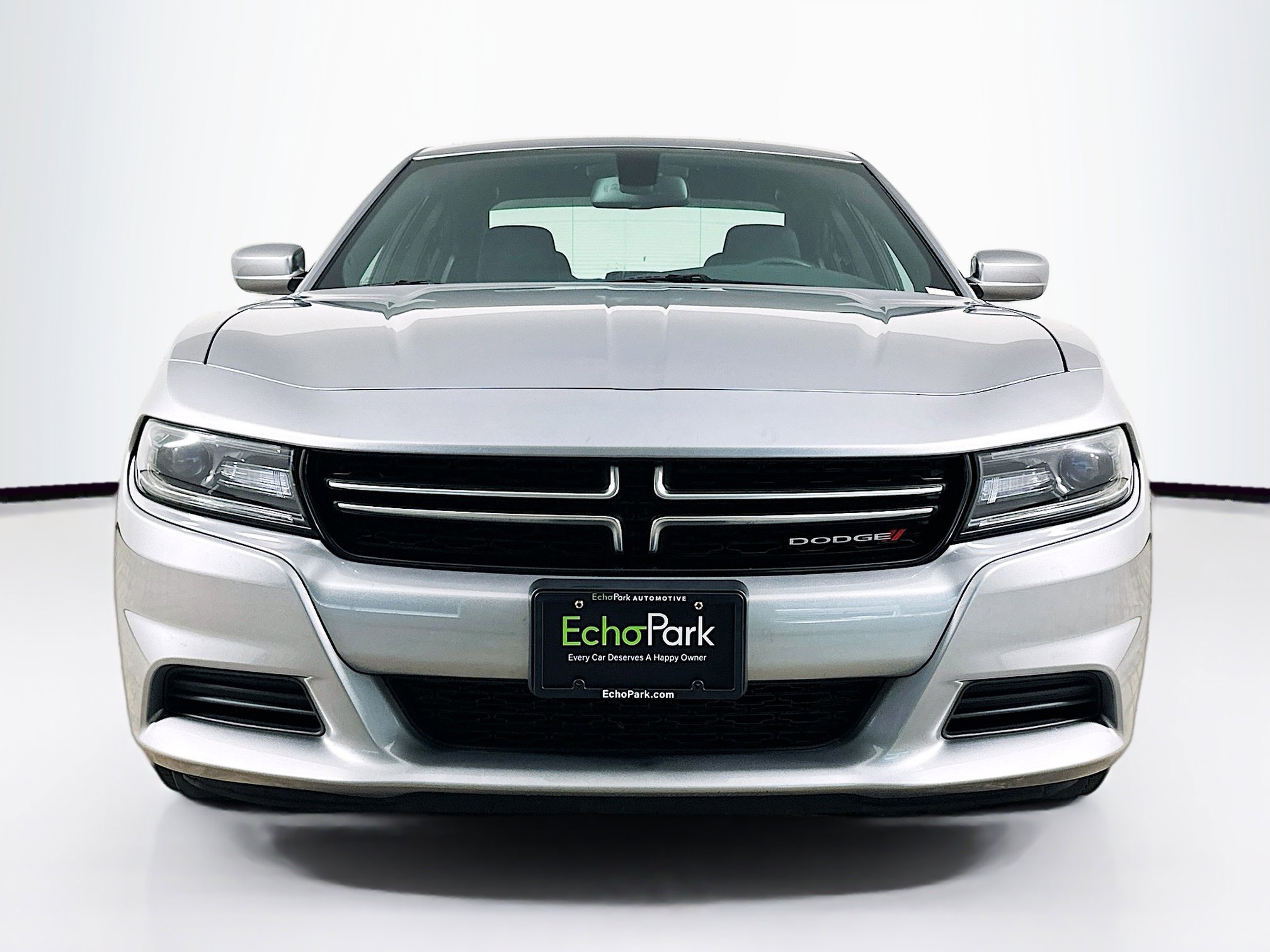 Used 2016 Dodge Charger SE w/ Popular Equipment Group RWD image 2