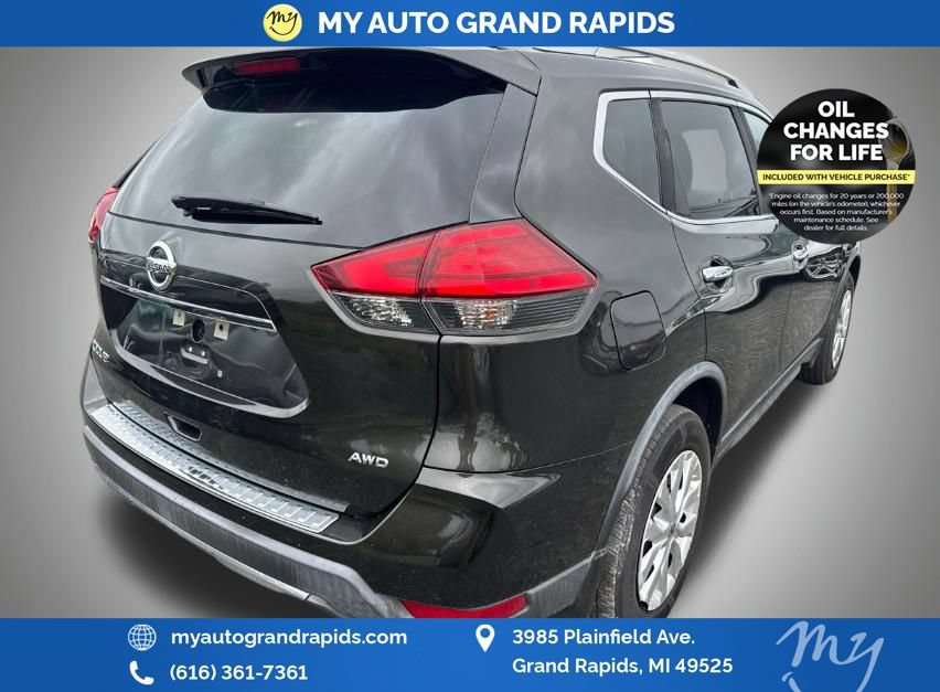 Used 2017 Nissan Rogue S w/ Appearance Package AWD/4WD image 4