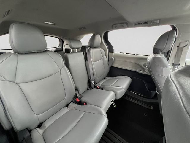 Certified 2024 Toyota Sienna XLE FWD image 30