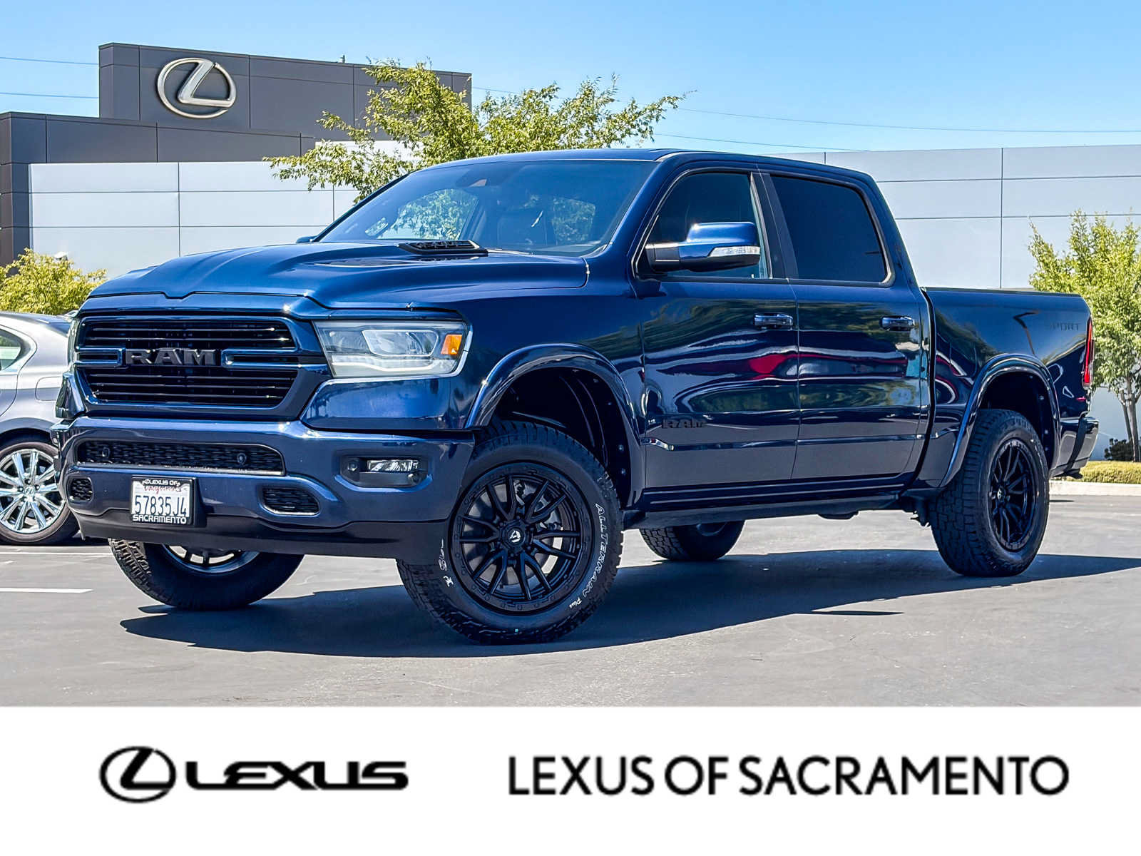 Used 2021 RAM 1500 Laramie AWD/4WD image 1