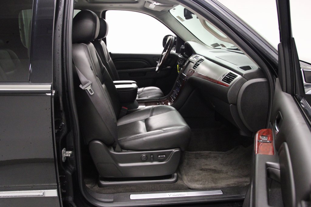 Used 2013 Cadillac Escalade EXT Luxury image 21