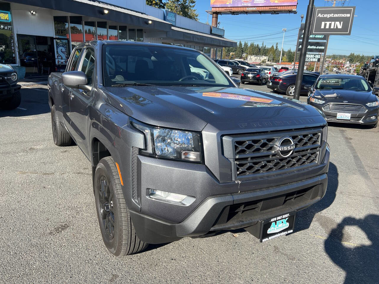 Used 2023 Nissan Frontier SV w/ Technology Package image 11