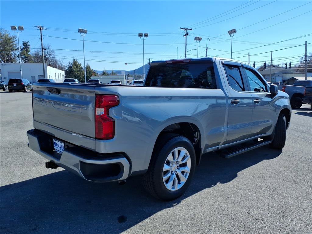 Used 2026 Chevrolet Silverado 1500 Custom image 4