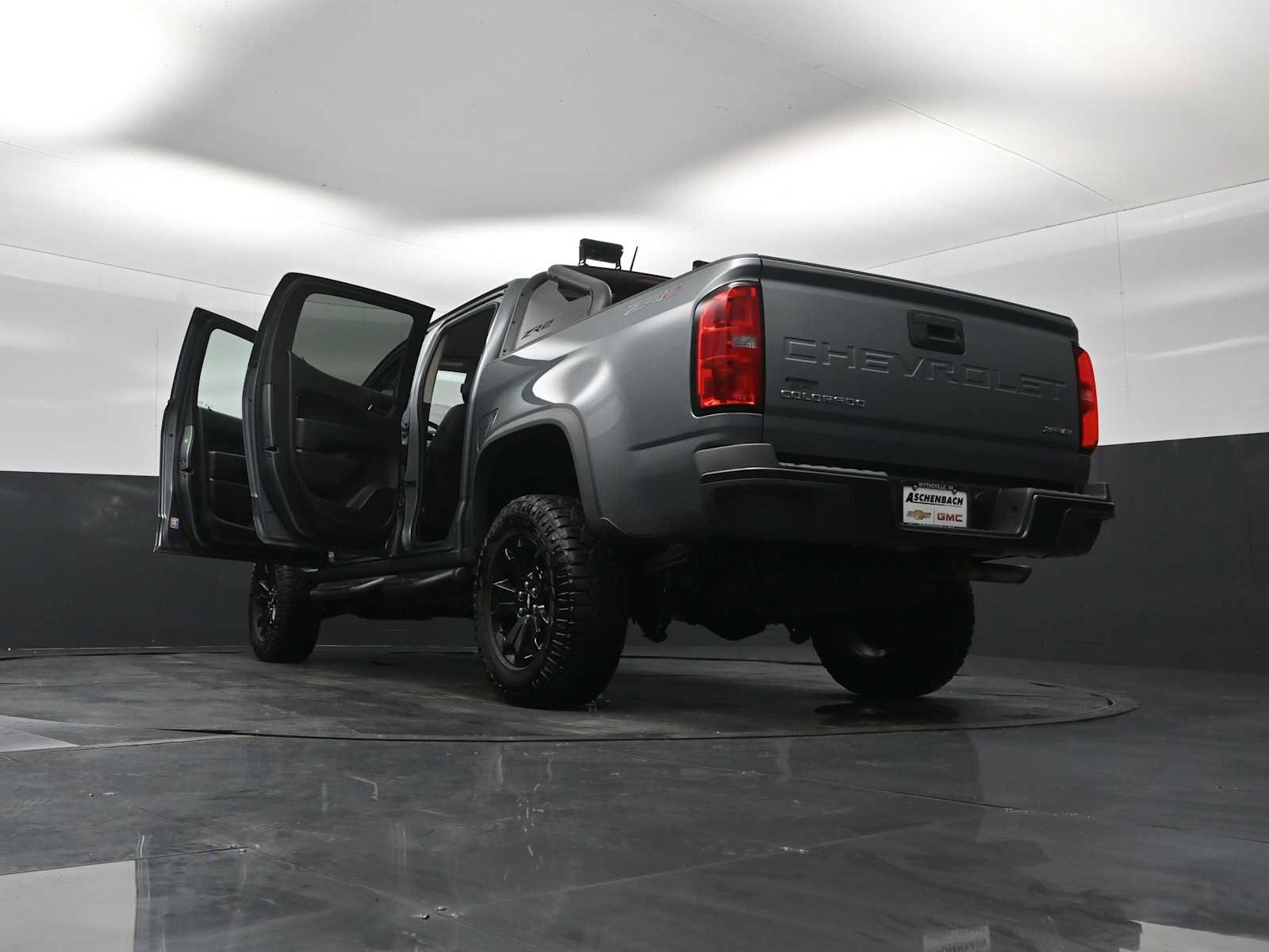 Used 2021 Chevrolet Colorado ZR2 w/ ZR2 Dusk Special Edition image 31