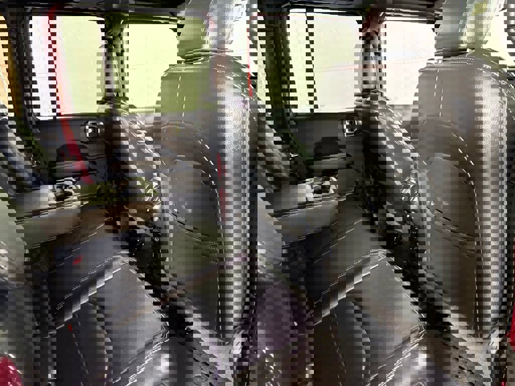 Used 2022 Jeep Wrangler Unlimited Sahara image 17