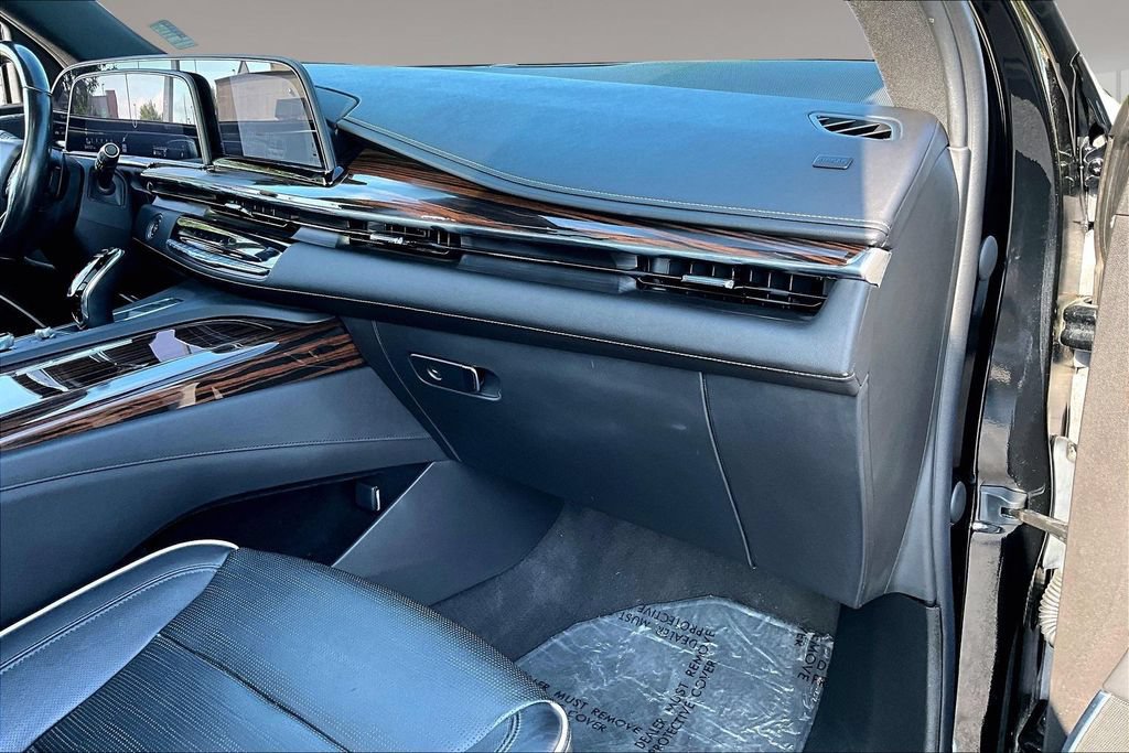 Used 2023 Cadillac Escalade ESV Premium Luxury AWD/4WD image 16