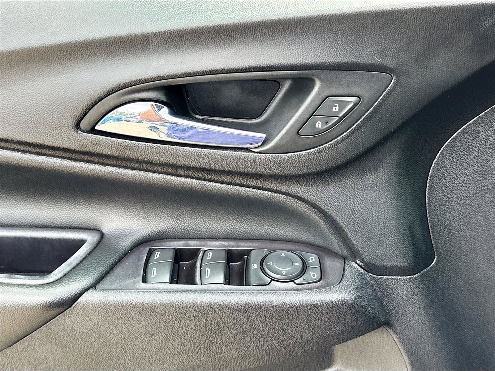 Used 2020 Chevrolet Equinox LT AWD/4WD image 17