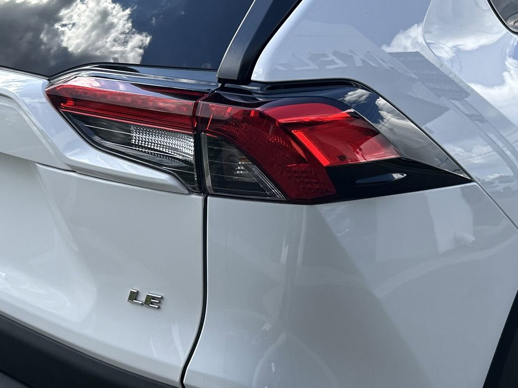 Used 2024 Toyota RAV4 LE image 9