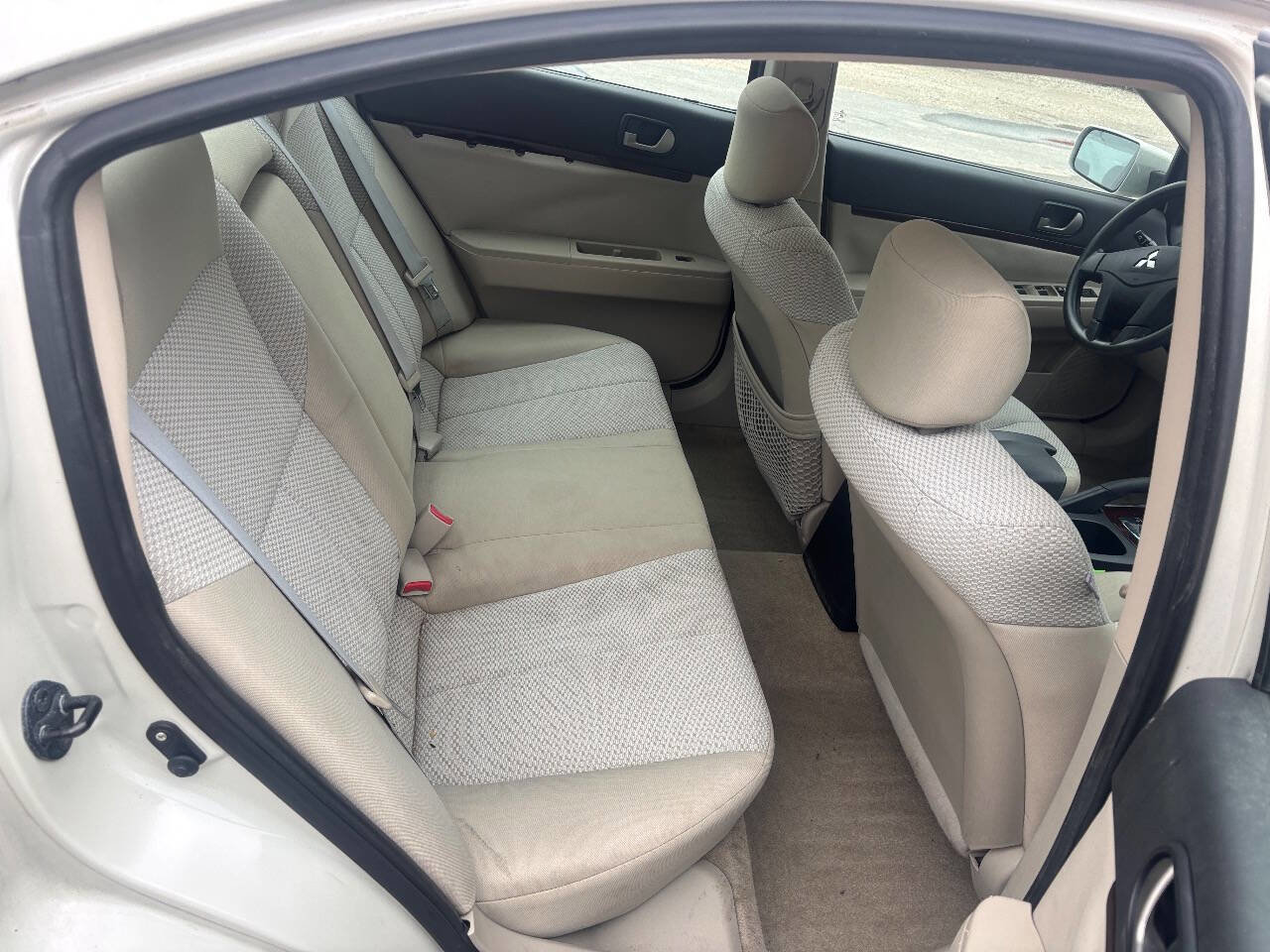 Used 2009 Mitsubishi Galant ES image 18