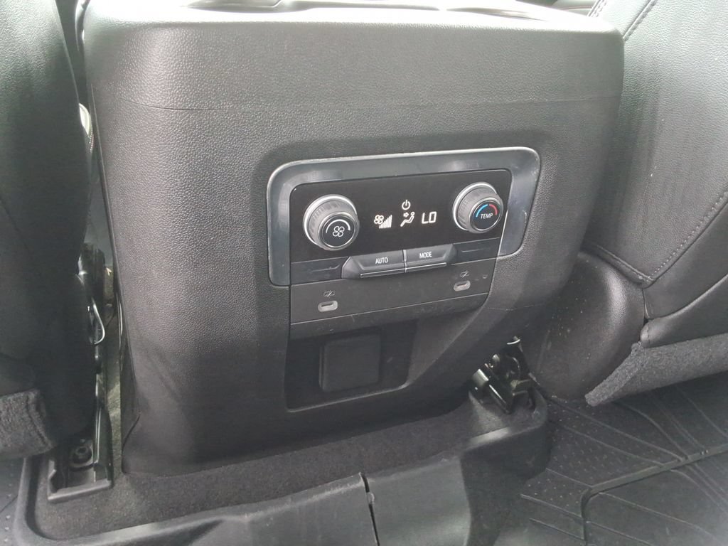 Certified 2021 Chevrolet Suburban RST RWD image 20