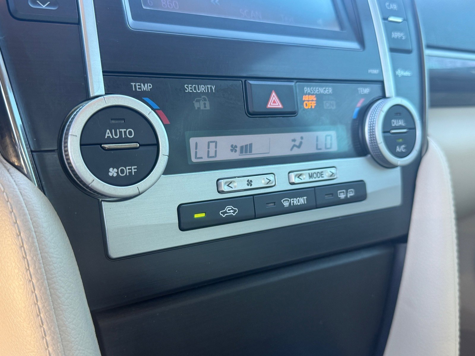 Used 2013 Toyota Camry XLE w/ Convenience Pkg image 20