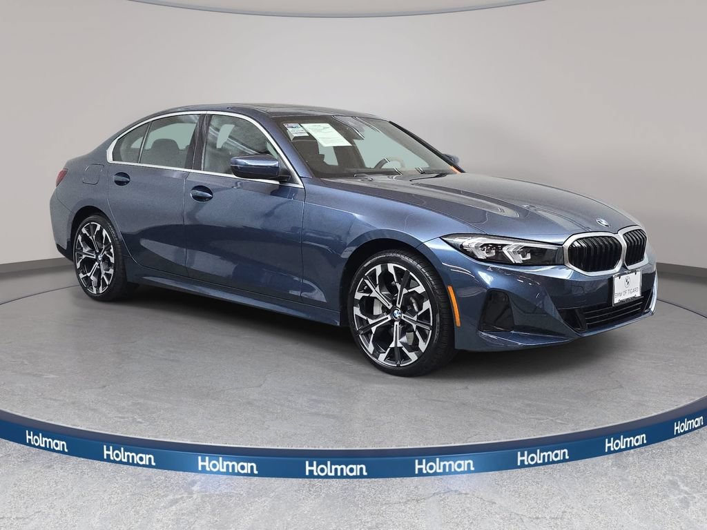 Used 2026 BMW 330i xDrive Sedan w/ Premium Package AWD/4WD image 4