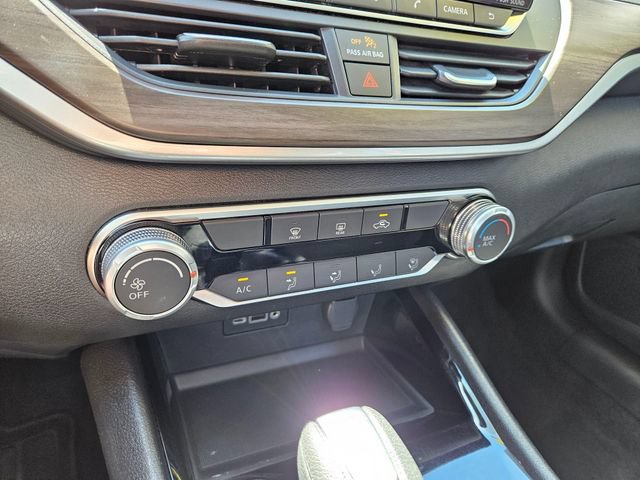 Used 2024 Nissan Altima 2.5 SV FWD image 30