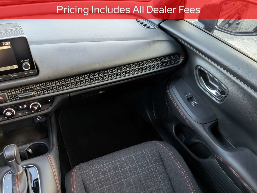 Used 2025 Honda HR-V Sport image 17