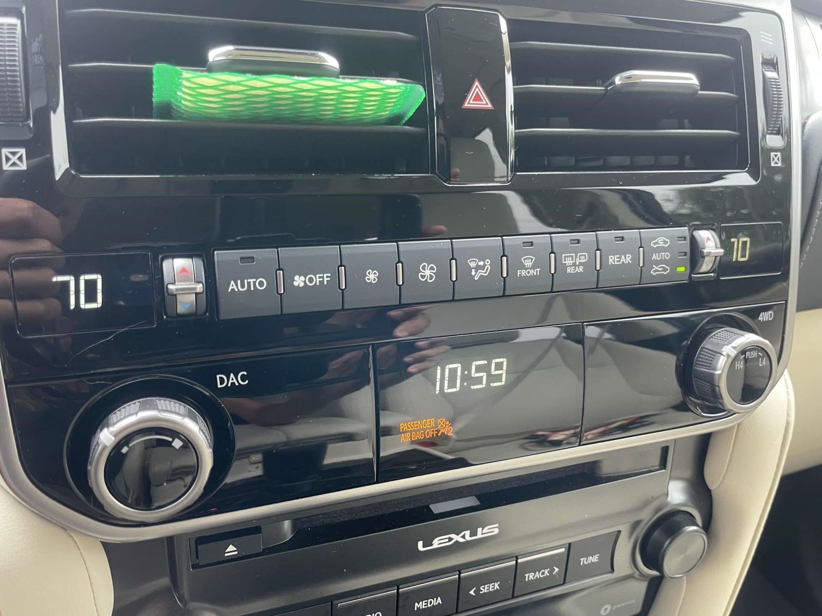 Used 2023 Lexus GX 460 Premium w/ Accessory Package AWD/4WD image 19