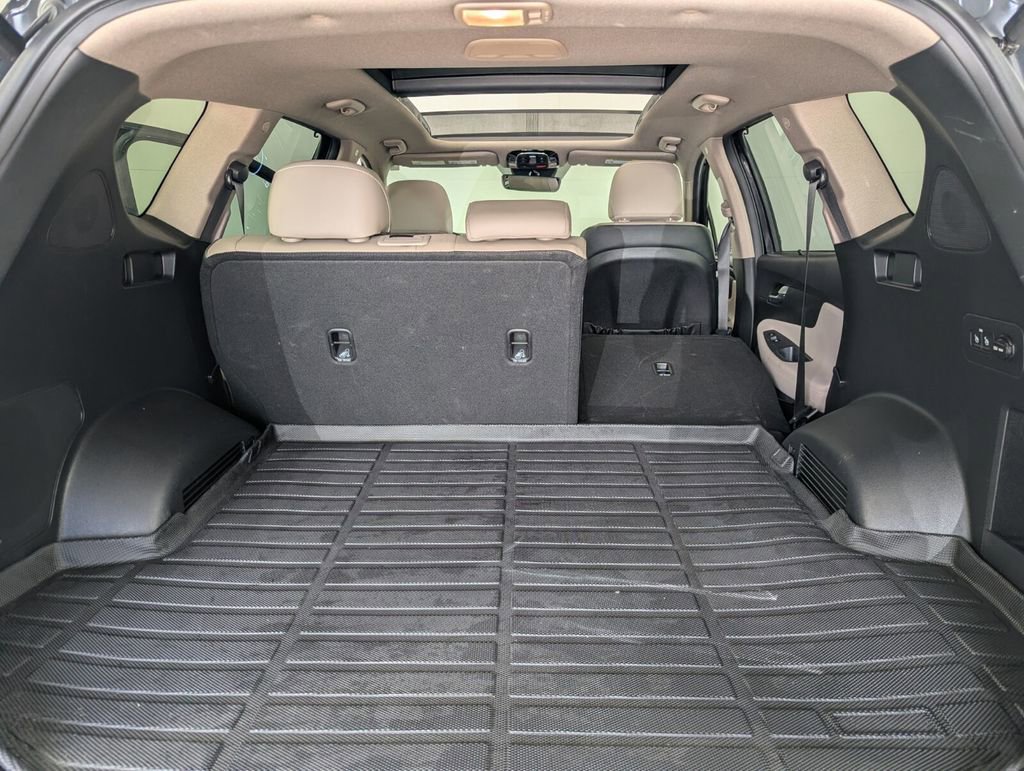 Certified 2023 Hyundai Santa Fe Limited image 26